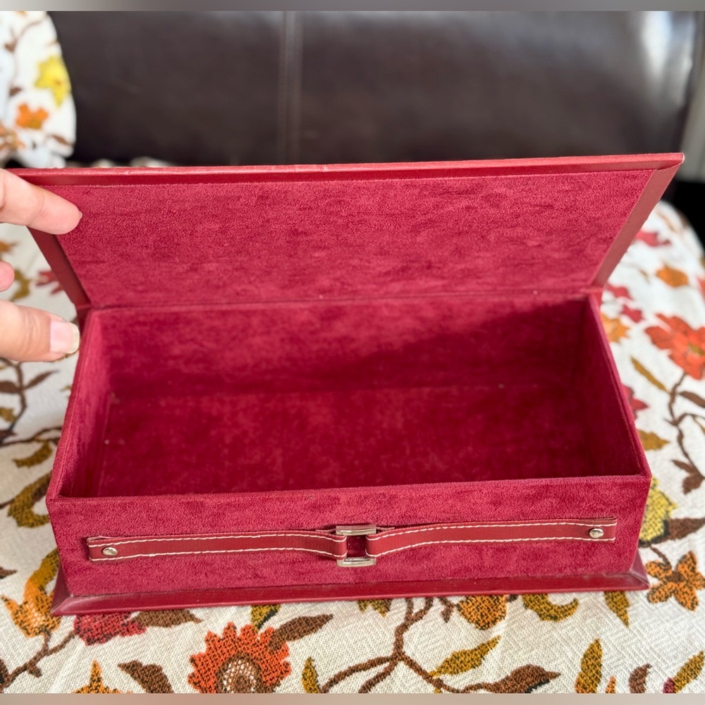 Antique Luxurious Red Velvet Storage Box with Hinged Lid - Picture 14 of 14